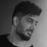 دانلود آهنگ داغ یک عشق قدیمو اومدی تازه کردی فرزاد فرزین