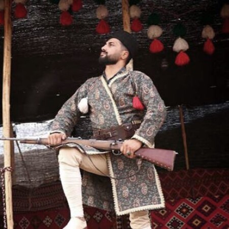 دانلود آهنگ امید زمانی مو دستم بی نمکه نمک نداره