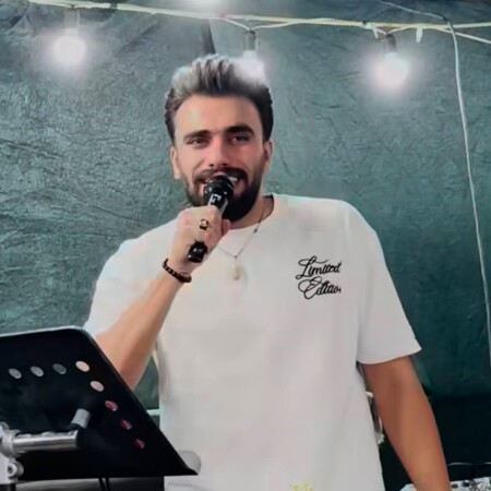 دانلود آهنگ فاضل کرمی عشق مو نچراله همه چیش ساده