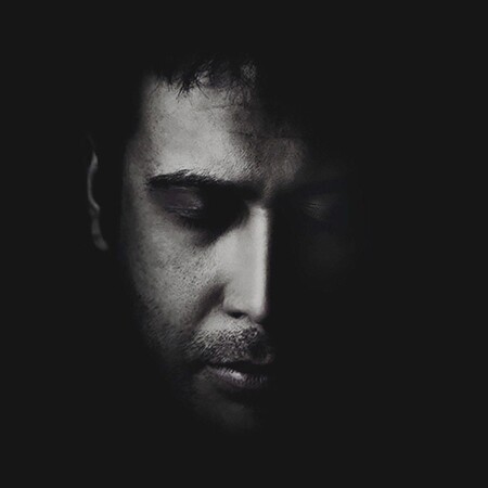 دانلود آهنگ محسن چاوشی این ظلمه وقتی که زالوها تو جیب این مردم میلولن