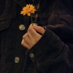دانلود آهنگ تا که میدیدم یکی خورده زمین دل من غماشو آسون میخرید