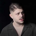 دانلود آهنگ هنوز عکساتو میبینمو اشک تو چشامه از آرمان حسینی